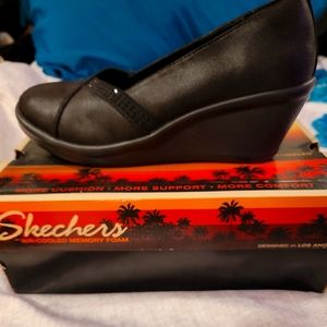 Skechers